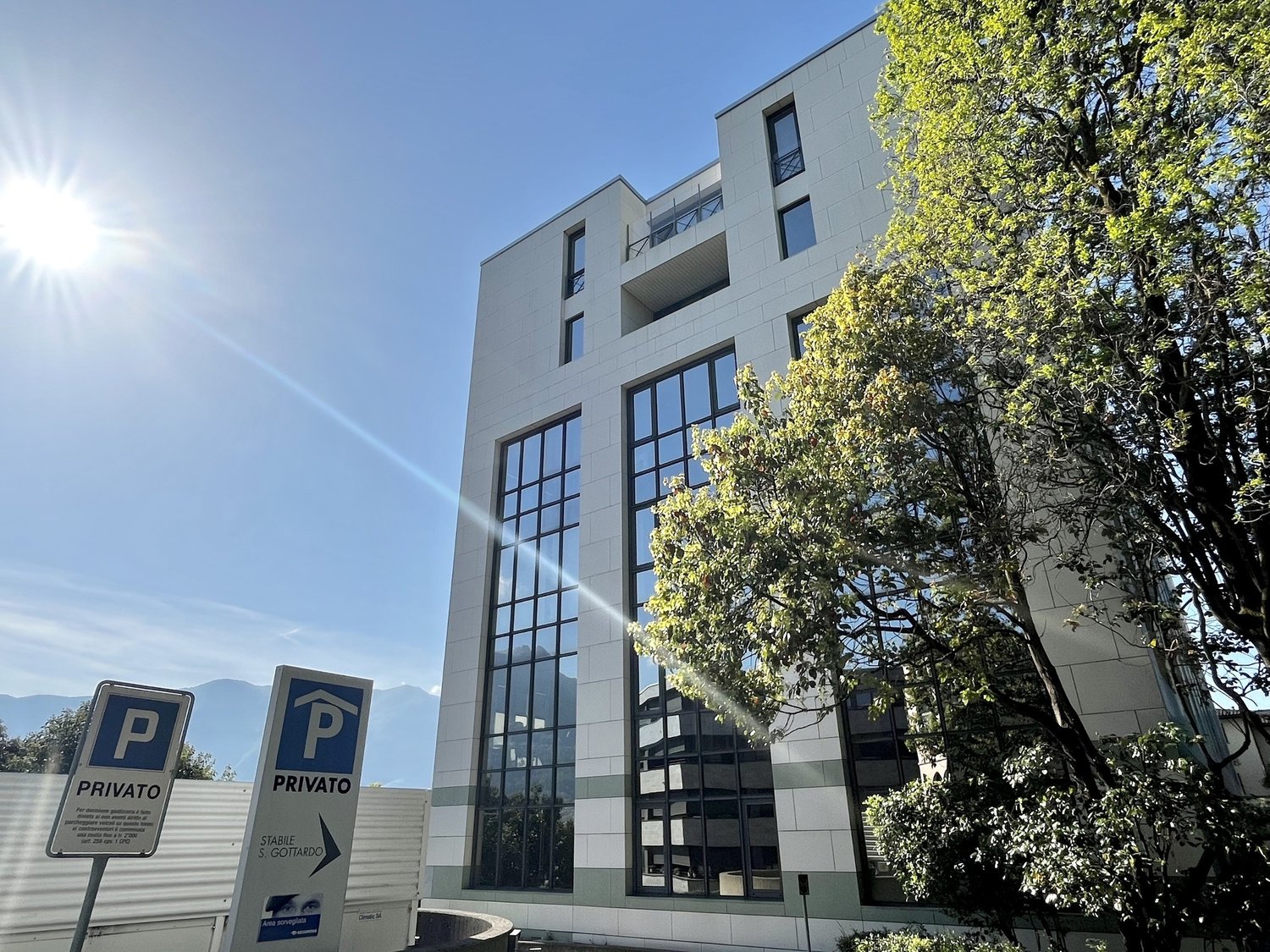 Living / commercial building