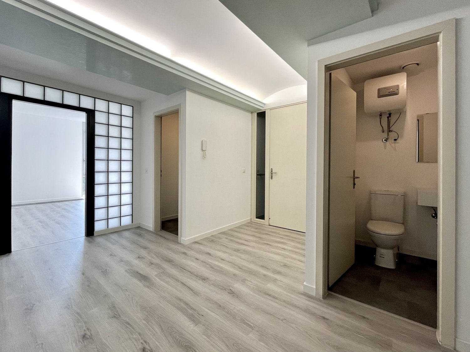 Living / commercial building
