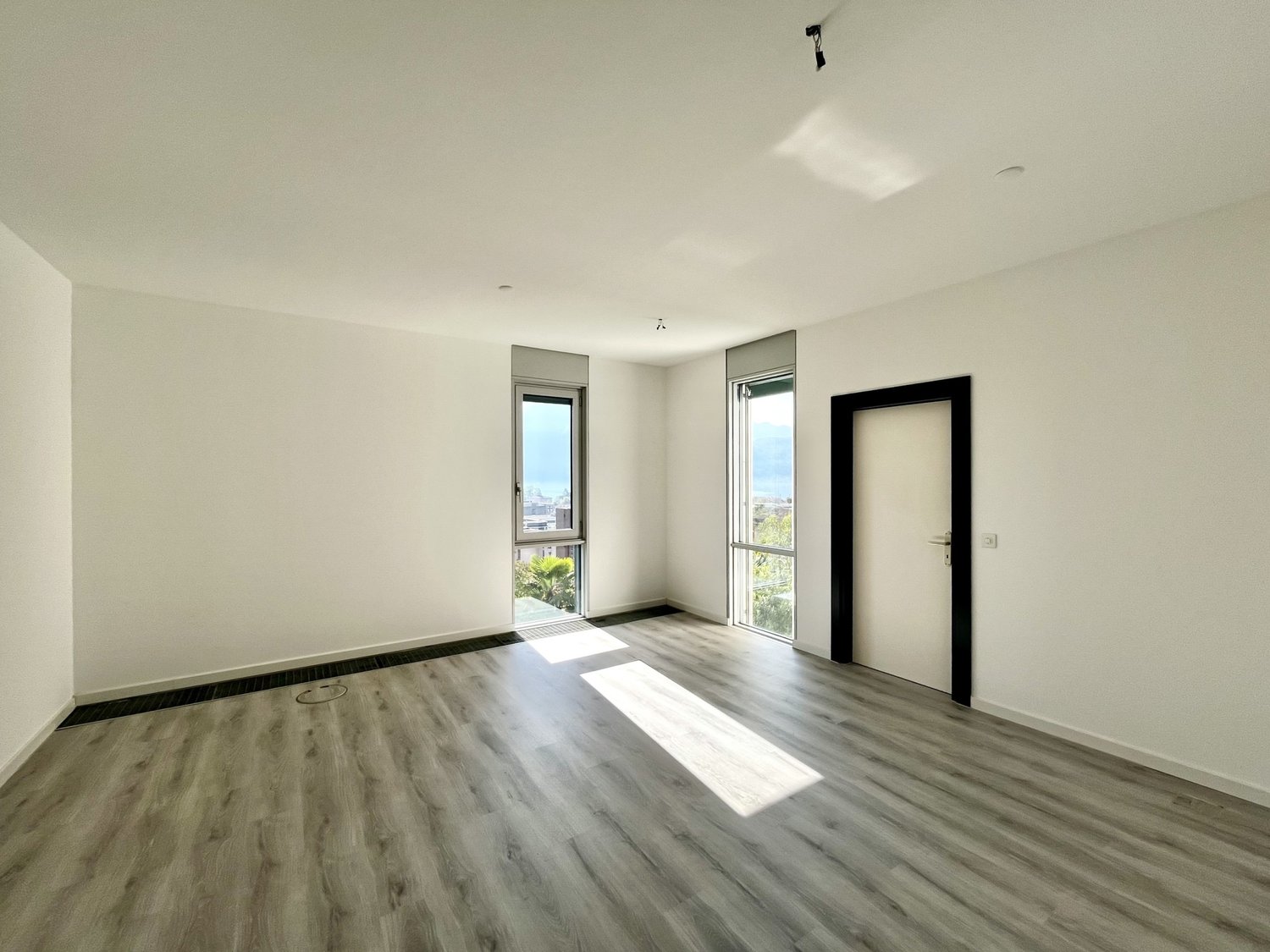 Living / commercial building