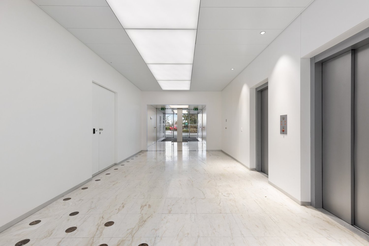 320m² office