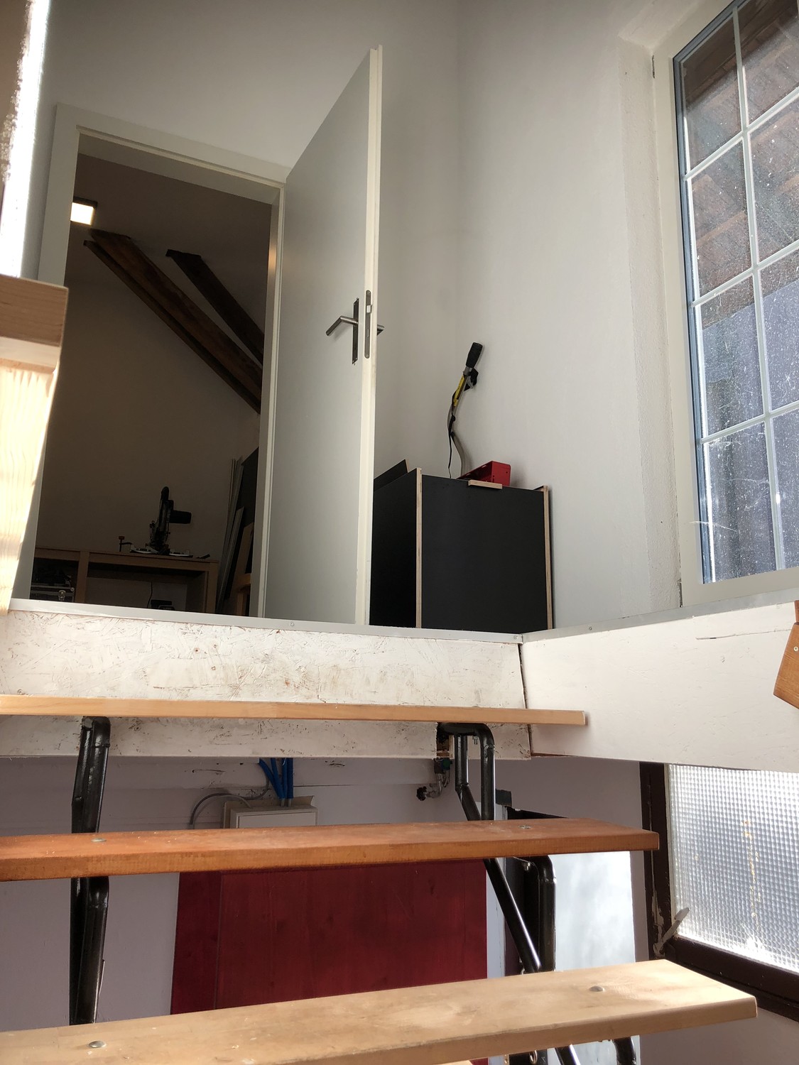 80m² commercial