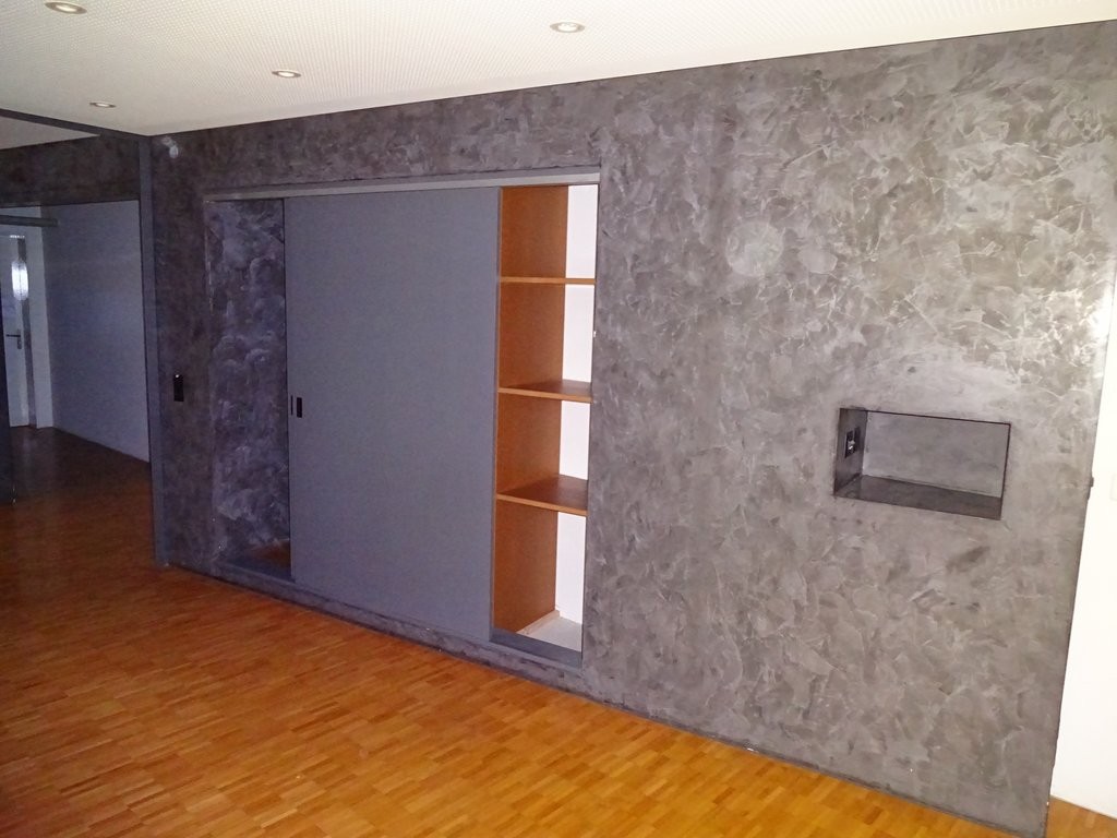 160m² storage room