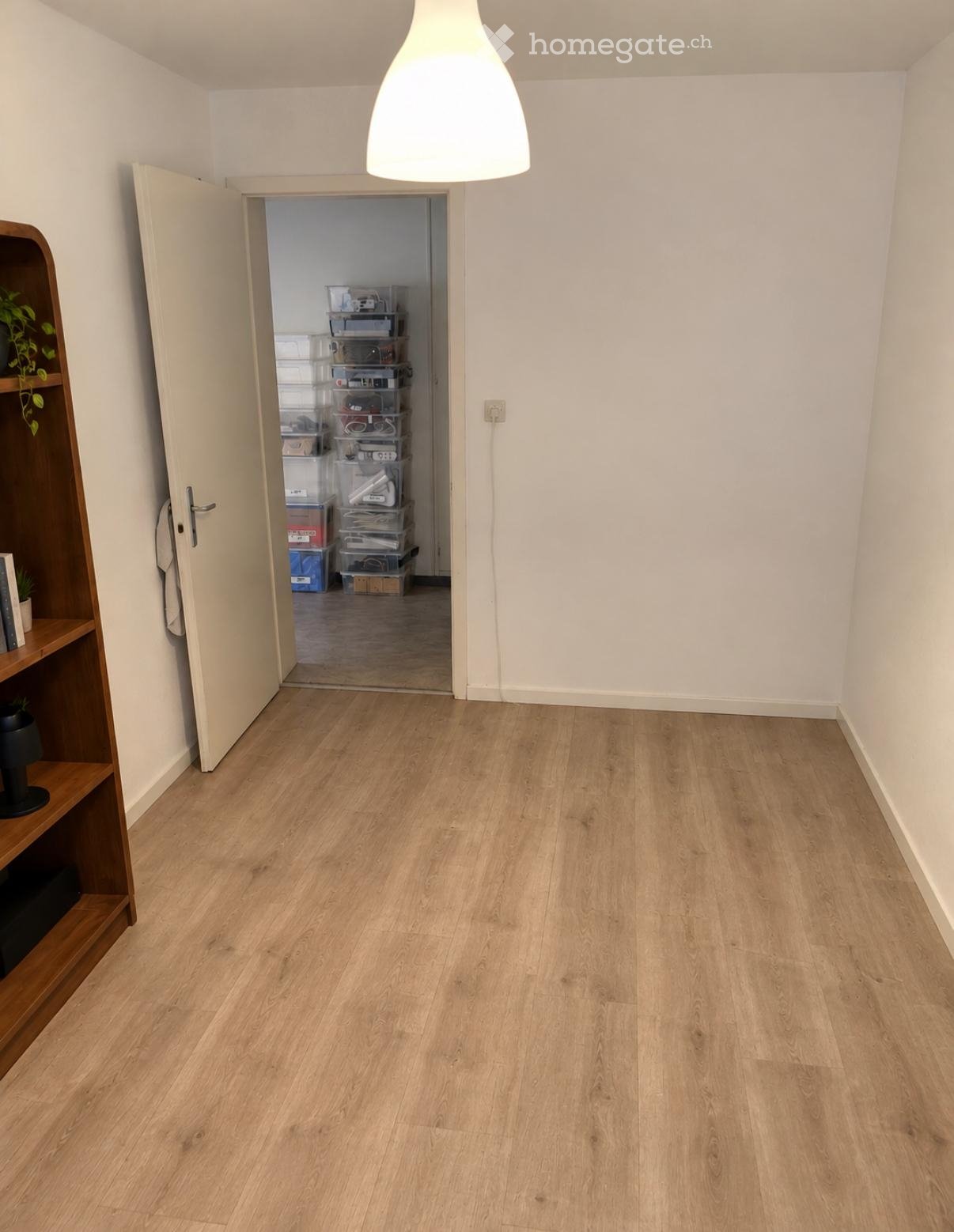 1 room single room, Foto 2 von 3