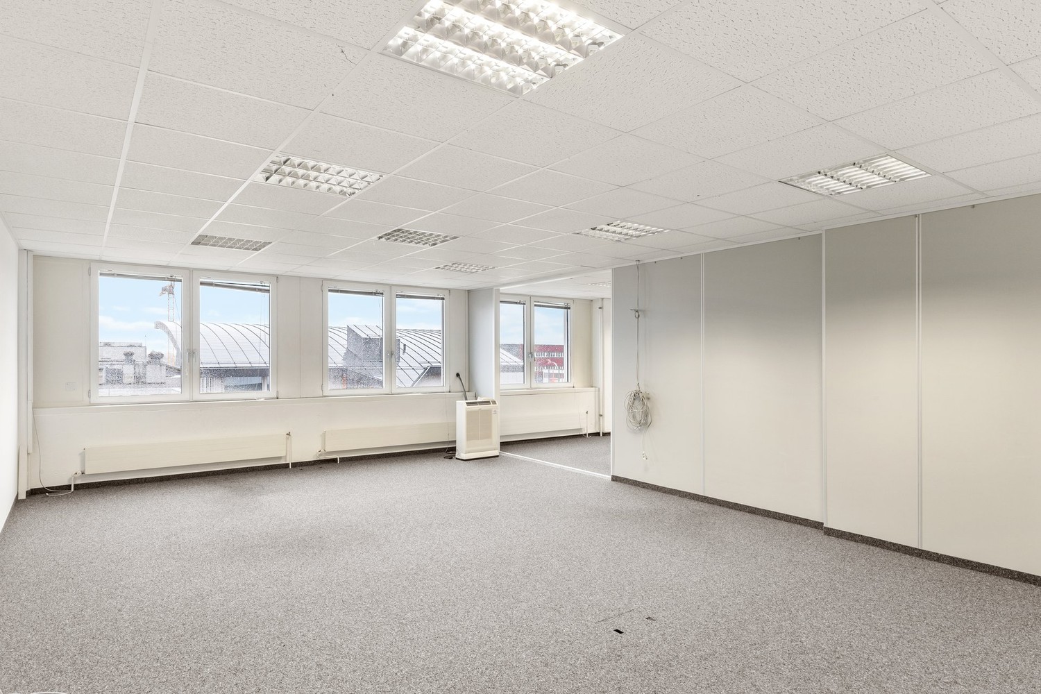 576m² office