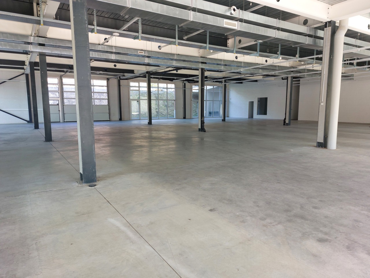500m² atelier, Foto 1 von 6