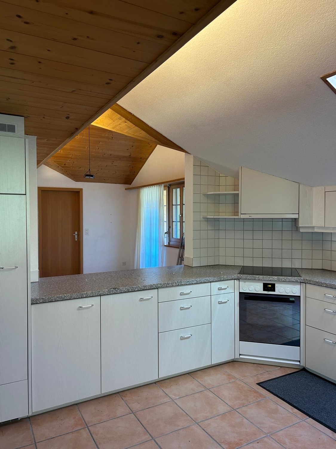 5 rooms apartment