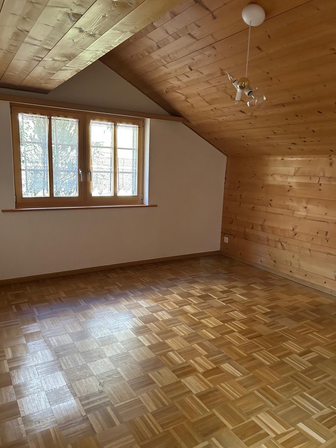 5 rooms apartment