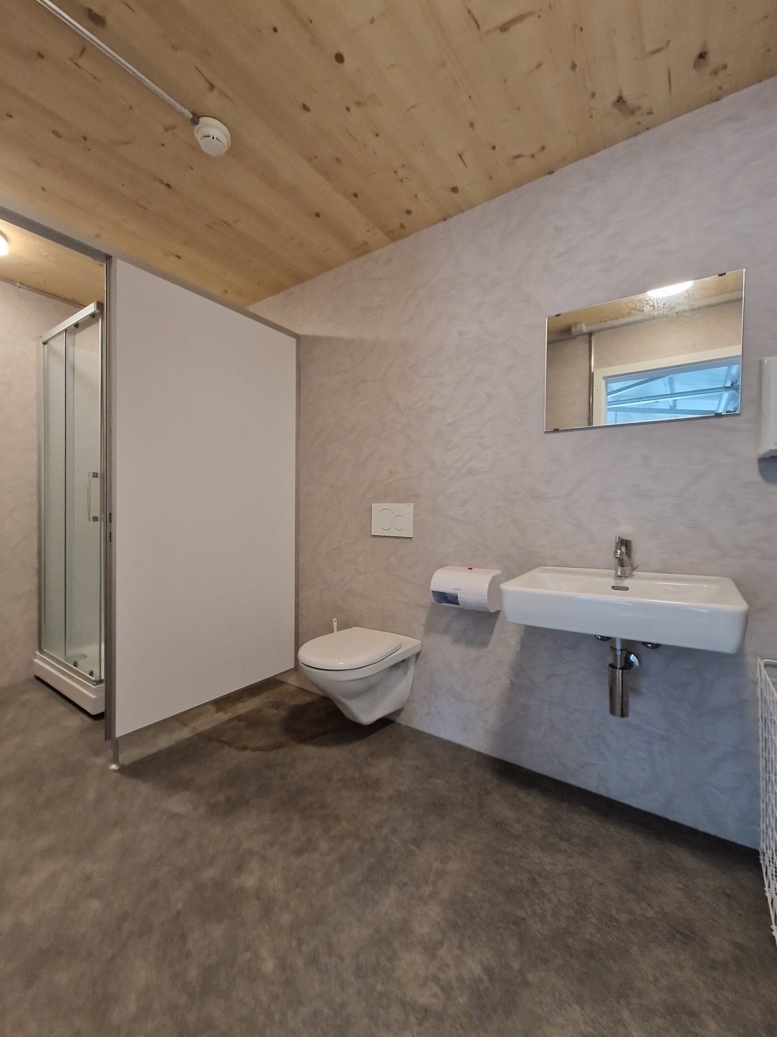 721m² commercial
