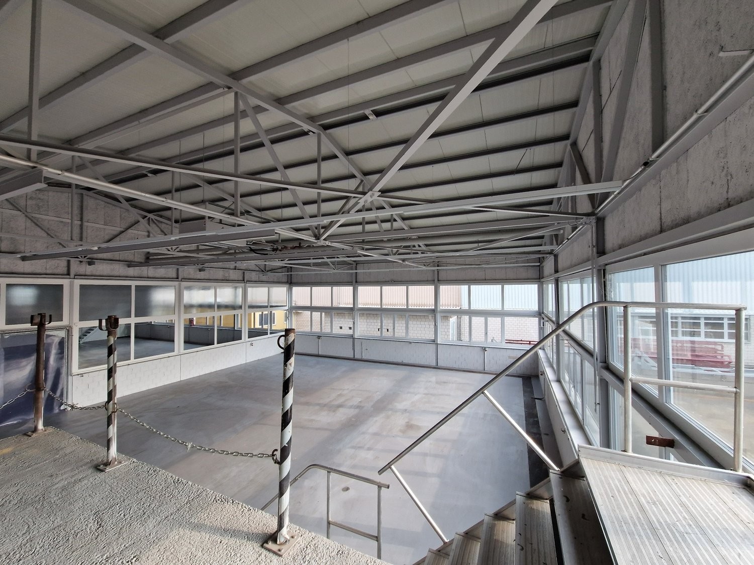 721m² commercial