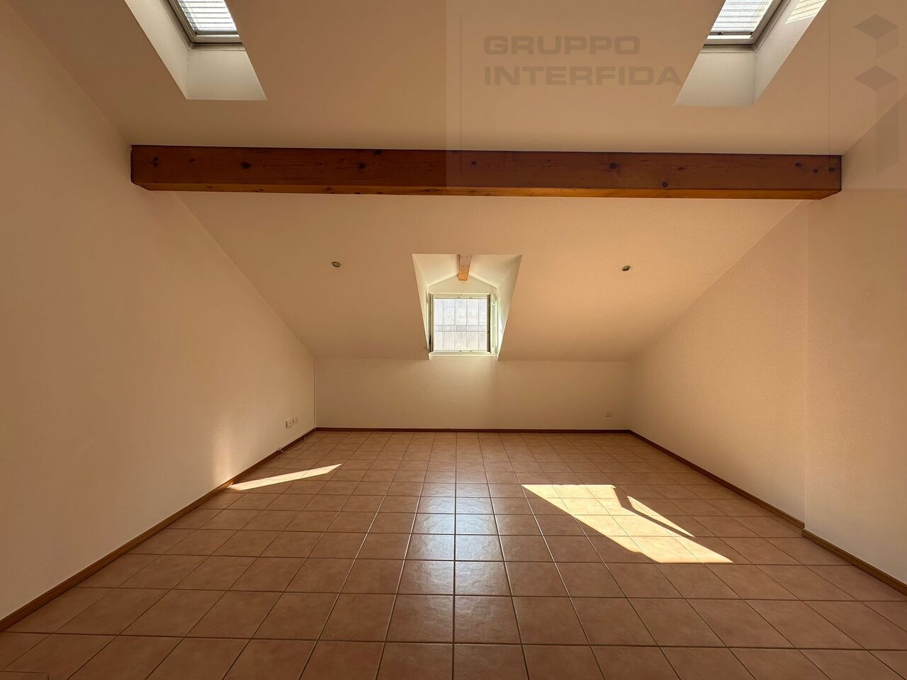 4 ½ rooms attic flat