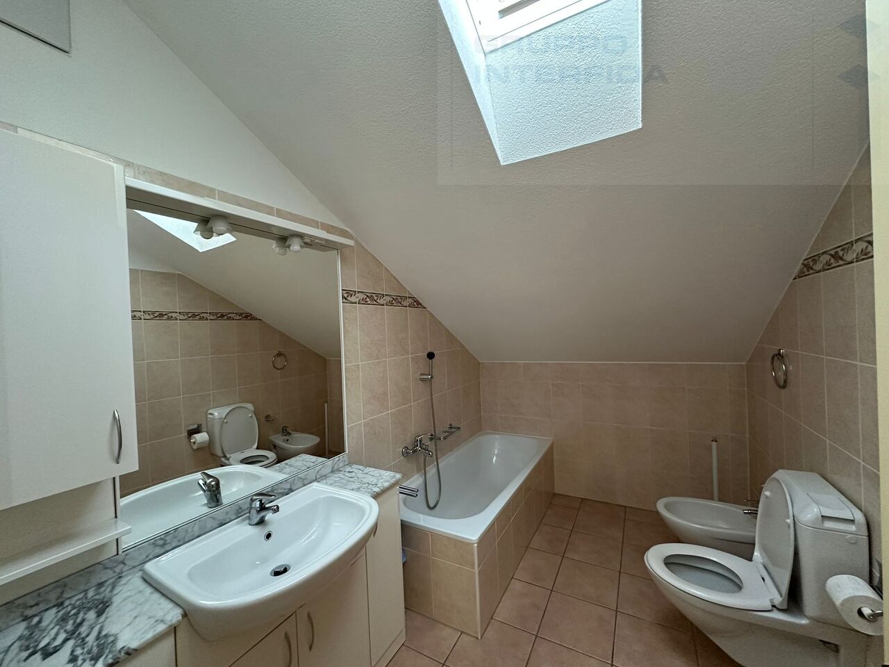 4 ½ rooms attic flat
