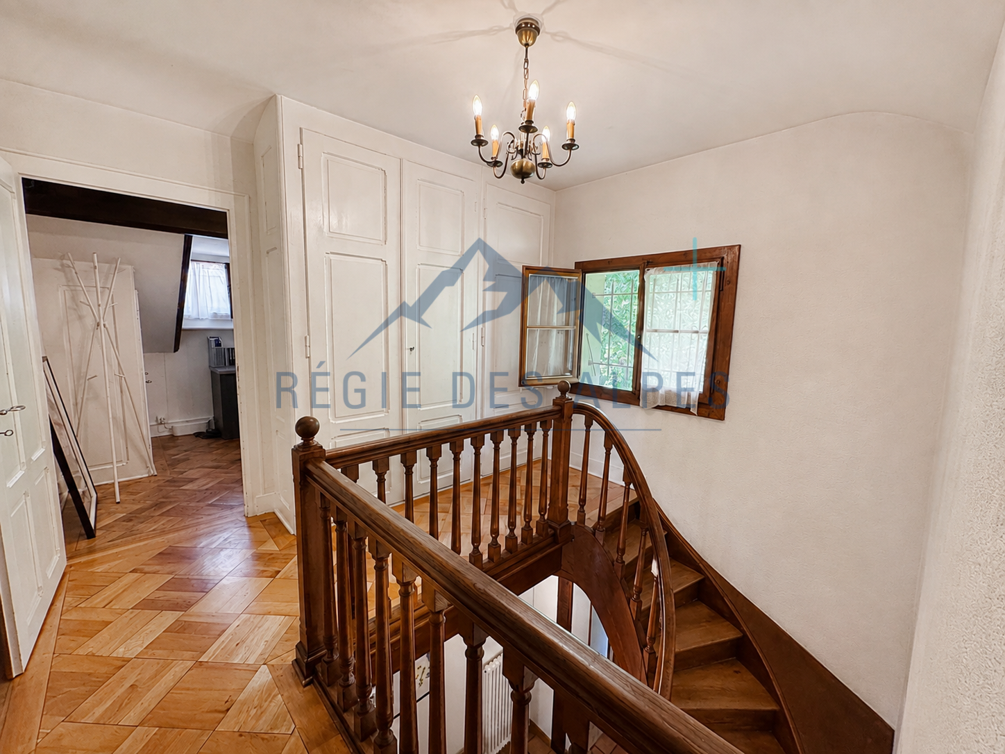 9-Zimmer-Einfamilienhaus, Foto 7 von 10