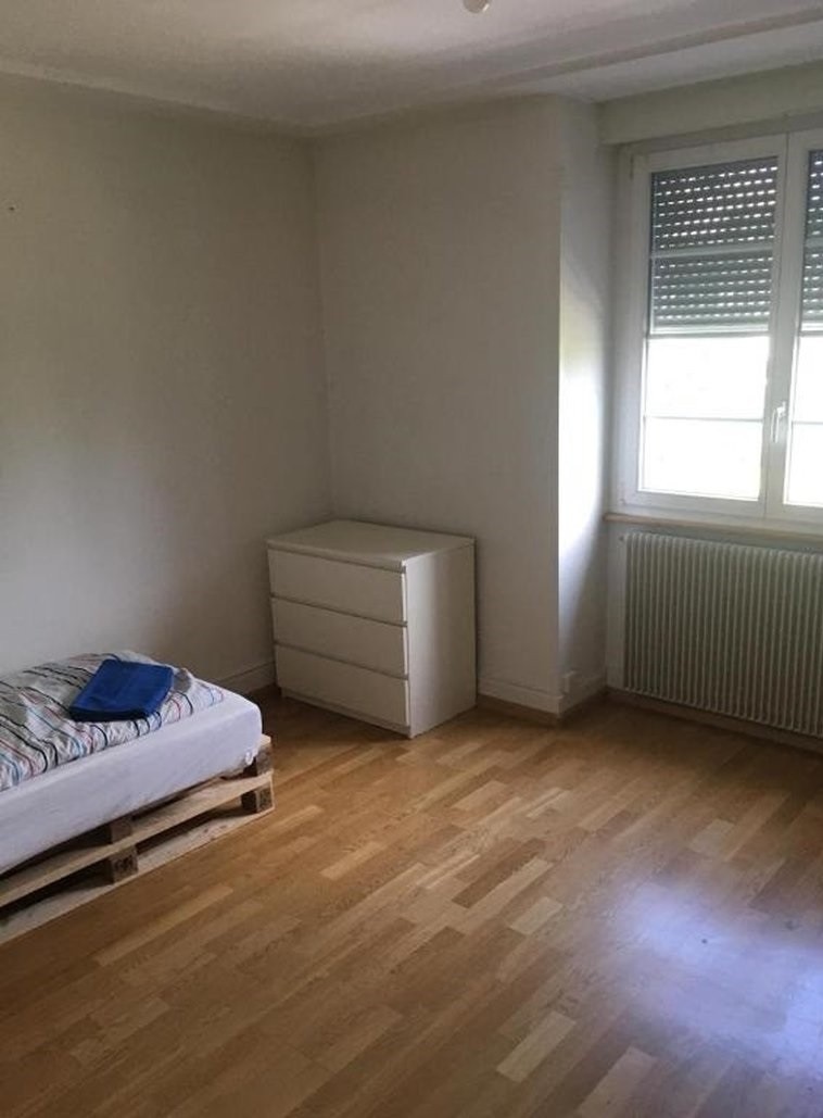 Chambre dans un appartement partagé