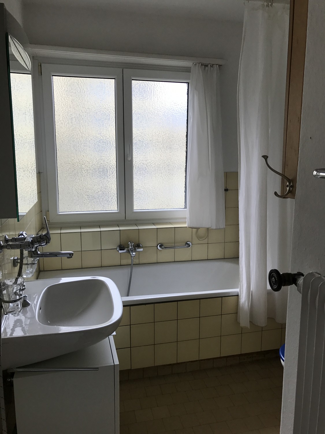 Room in a shared flat, Foto 2 von 3