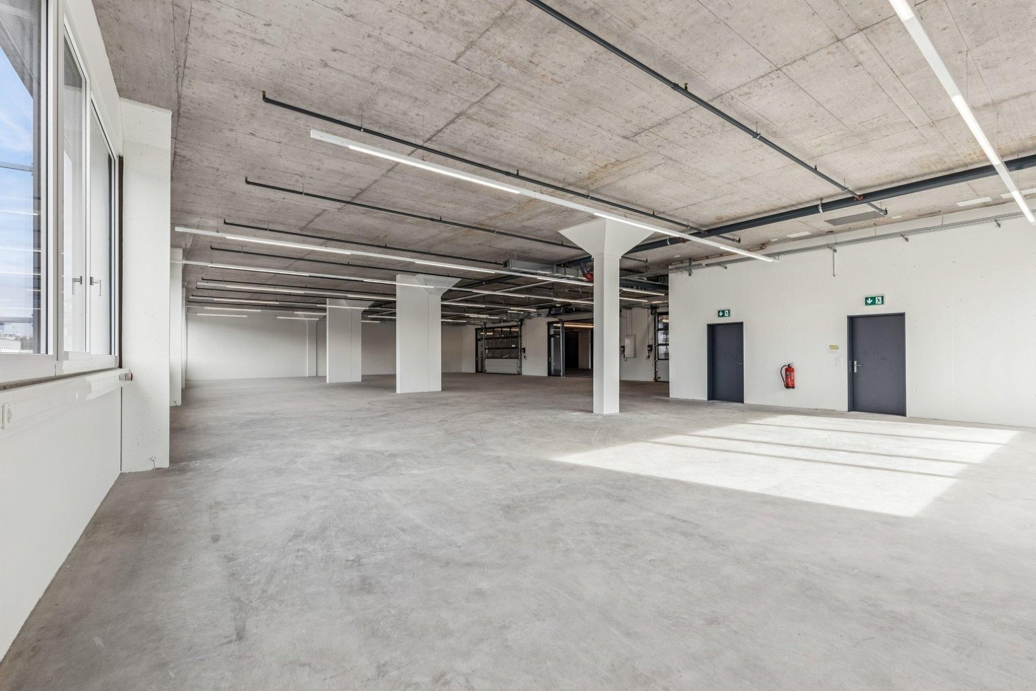 530m² commercial, Foto 1 von 10