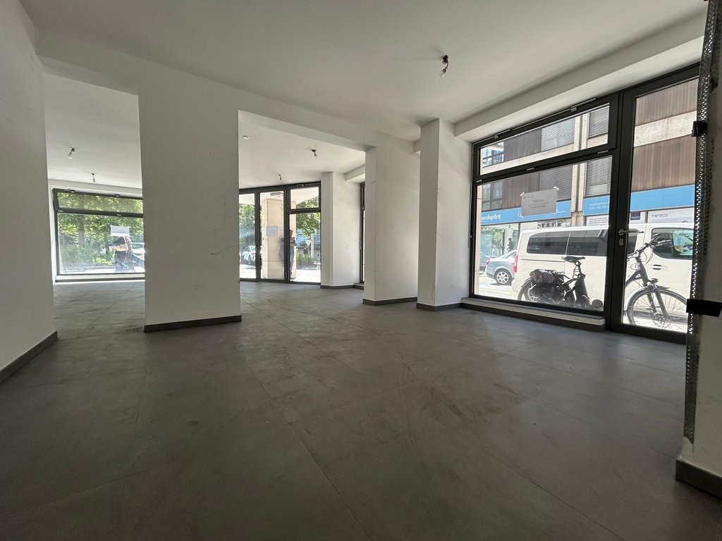 177m² arcade