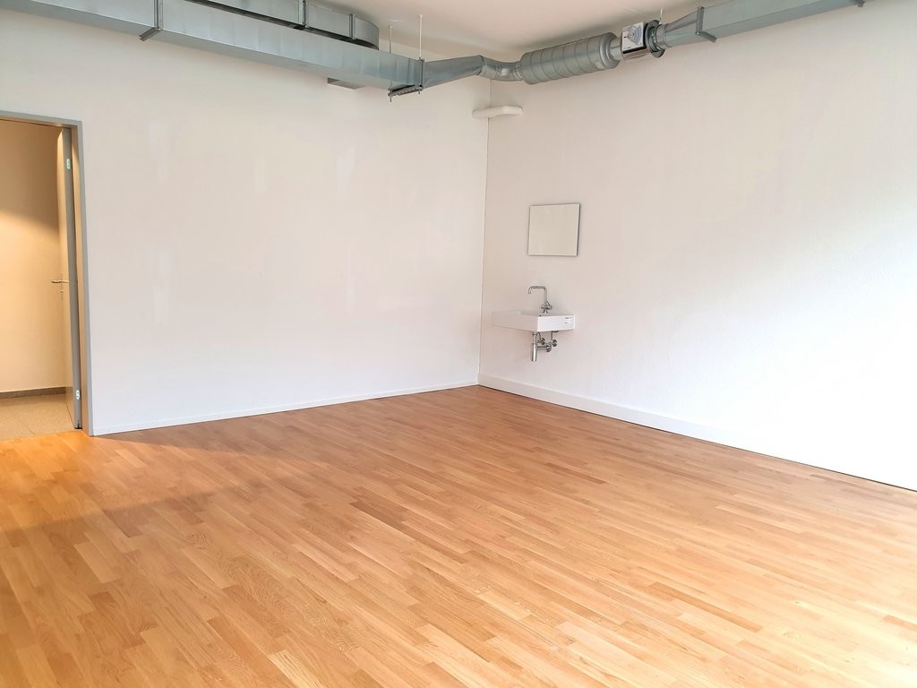 32m² office