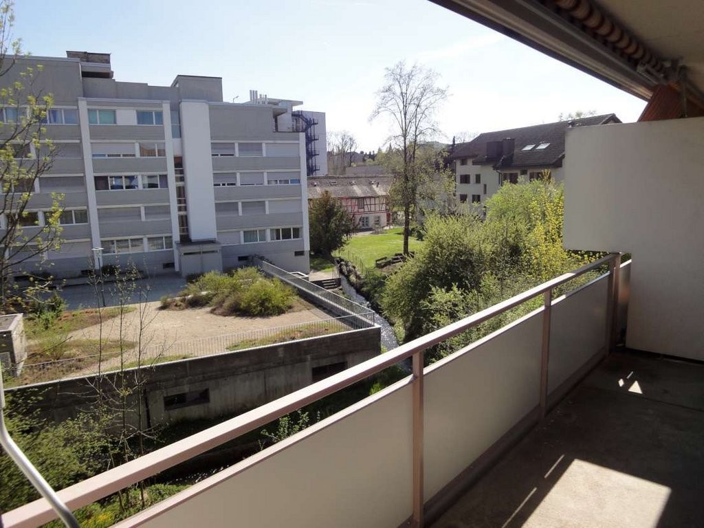 Cet appartement magnifique dans le quartier idyllique de Telliquartier n'attend que d'être animé !   
  
Pour que toutes les conditions soient réunies pour cela, l'appartement vous offre :   
  
\- Cuisine fermée avec accès au balcon   
\- Salon avec parquet   
\- Chambres et couloir avec PVC   
\- 