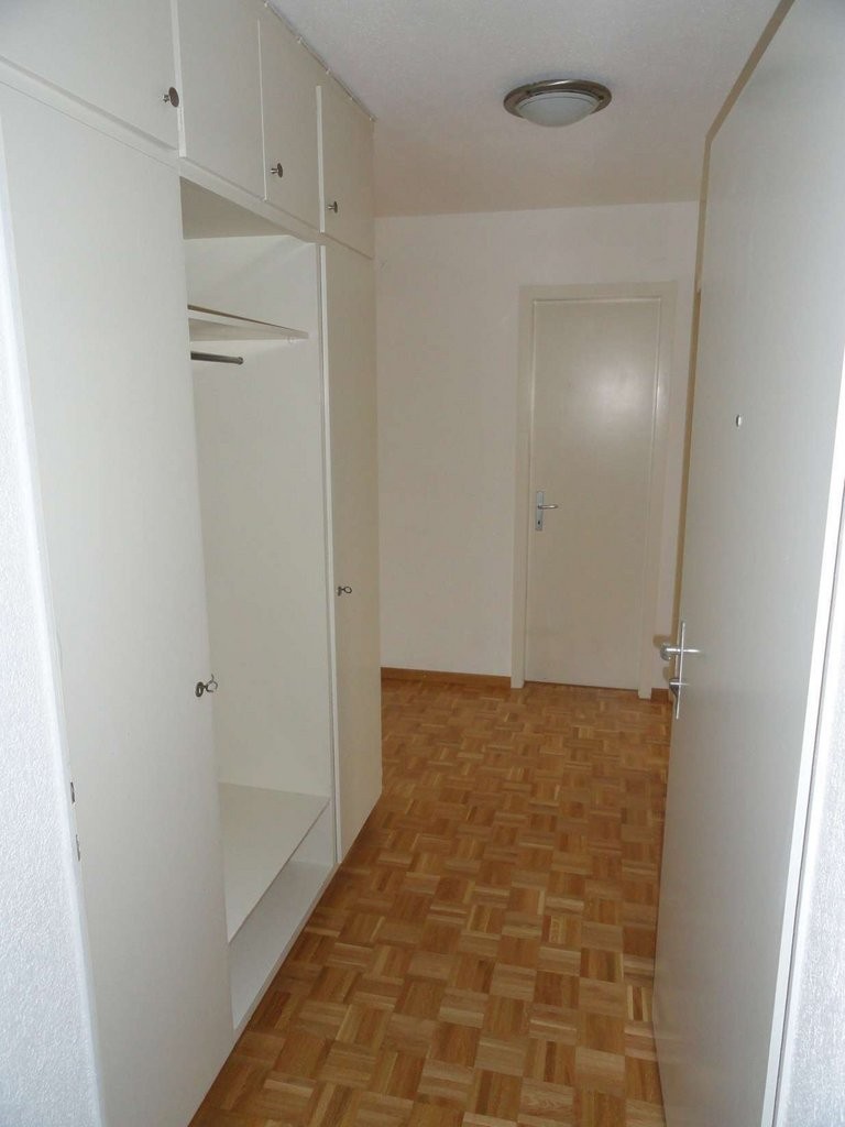 Cet appartement magnifique dans le quartier idyllique de Telliquartier n'attend que d'être animé !   
  
Pour que toutes les conditions soient réunies pour cela, l'appartement vous offre :   
  
\- Cuisine fermée avec accès au balcon   
\- Salon avec parquet   
\- Chambres et couloir avec PVC   
\- 