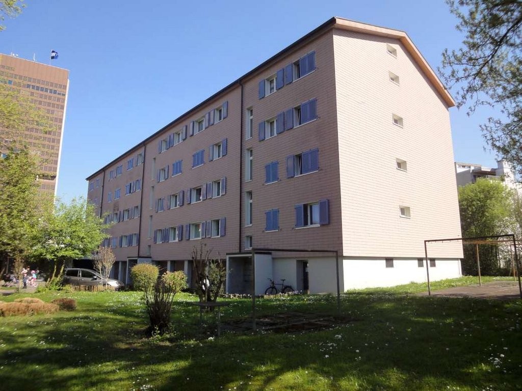 Cet appartement magnifique dans le quartier idyllique de Telliquartier n'attend que d'être animé !   
  
Pour que toutes les conditions soient réunies pour cela, l'appartement vous offre :   
  
\- Cuisine fermée avec accès au balcon   
\- Salon avec parquet   
\- Chambres et couloir avec PVC   
\- 