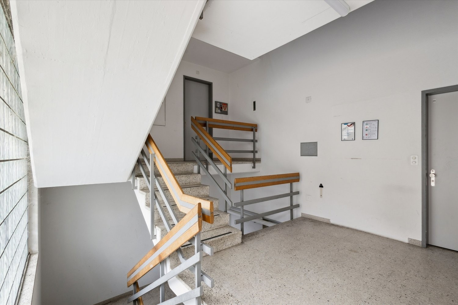 201m² office