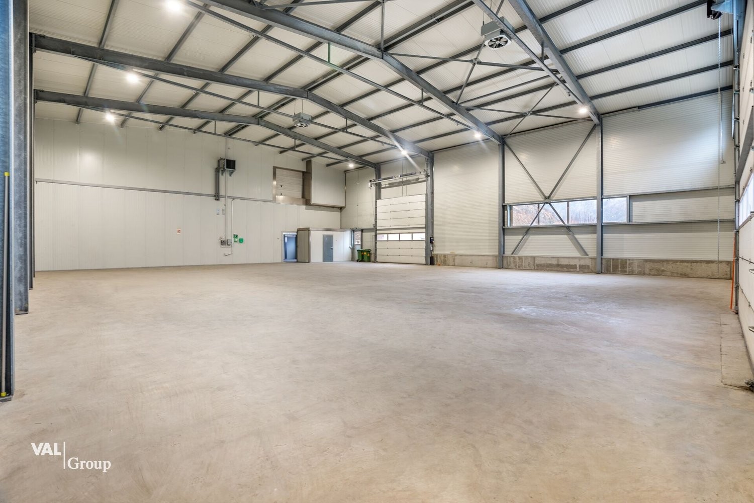 830m² industrial object, Foto 2 von 10