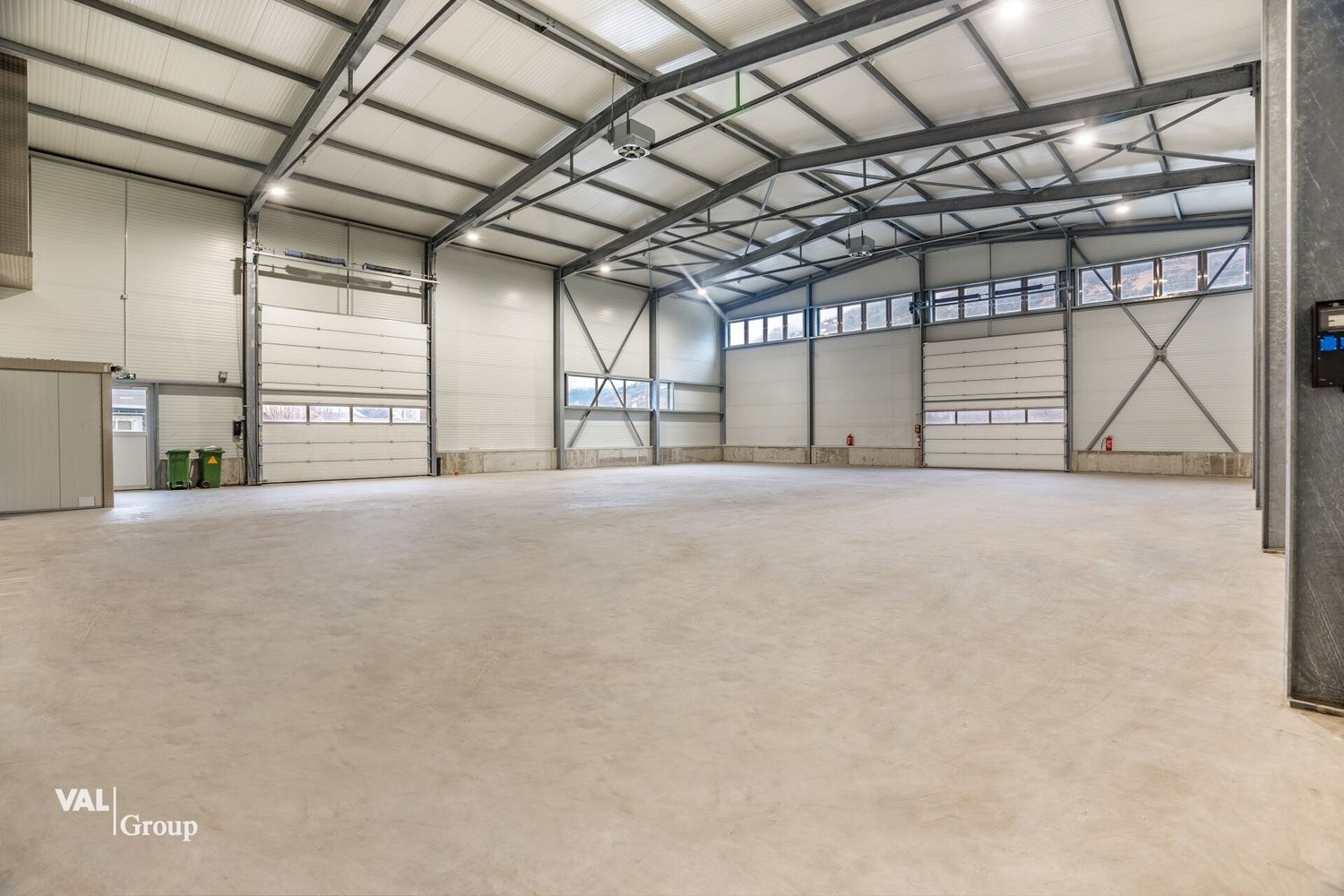 830m² industrial object, Foto 1 von 10