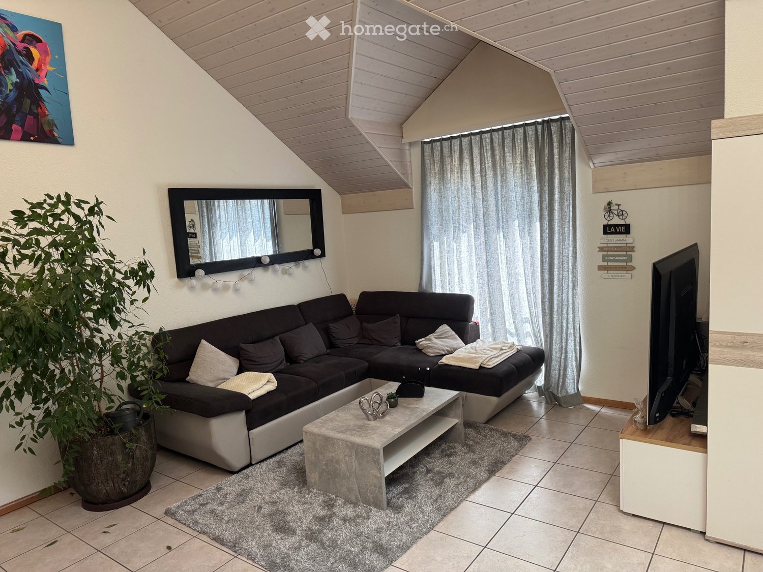5 rooms apartment