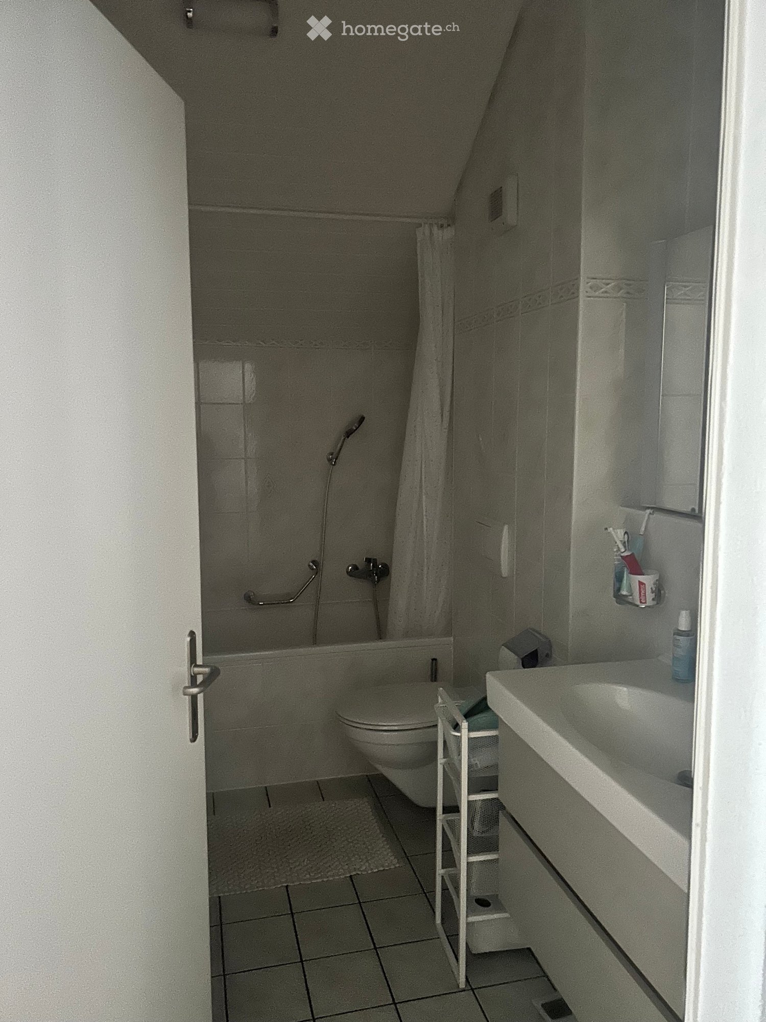 5 rooms apartment