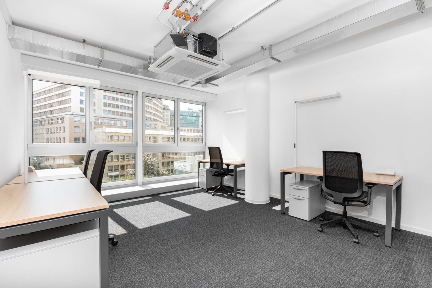 Office, Foto 1 von 9