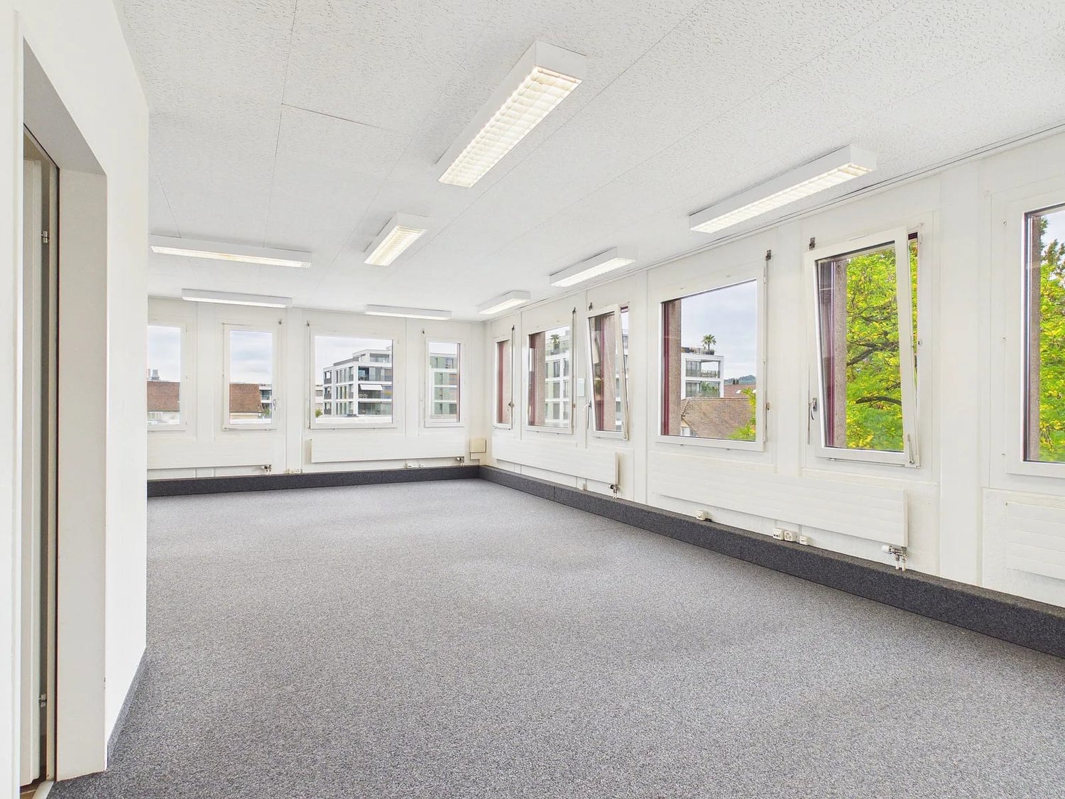 34m² commercial