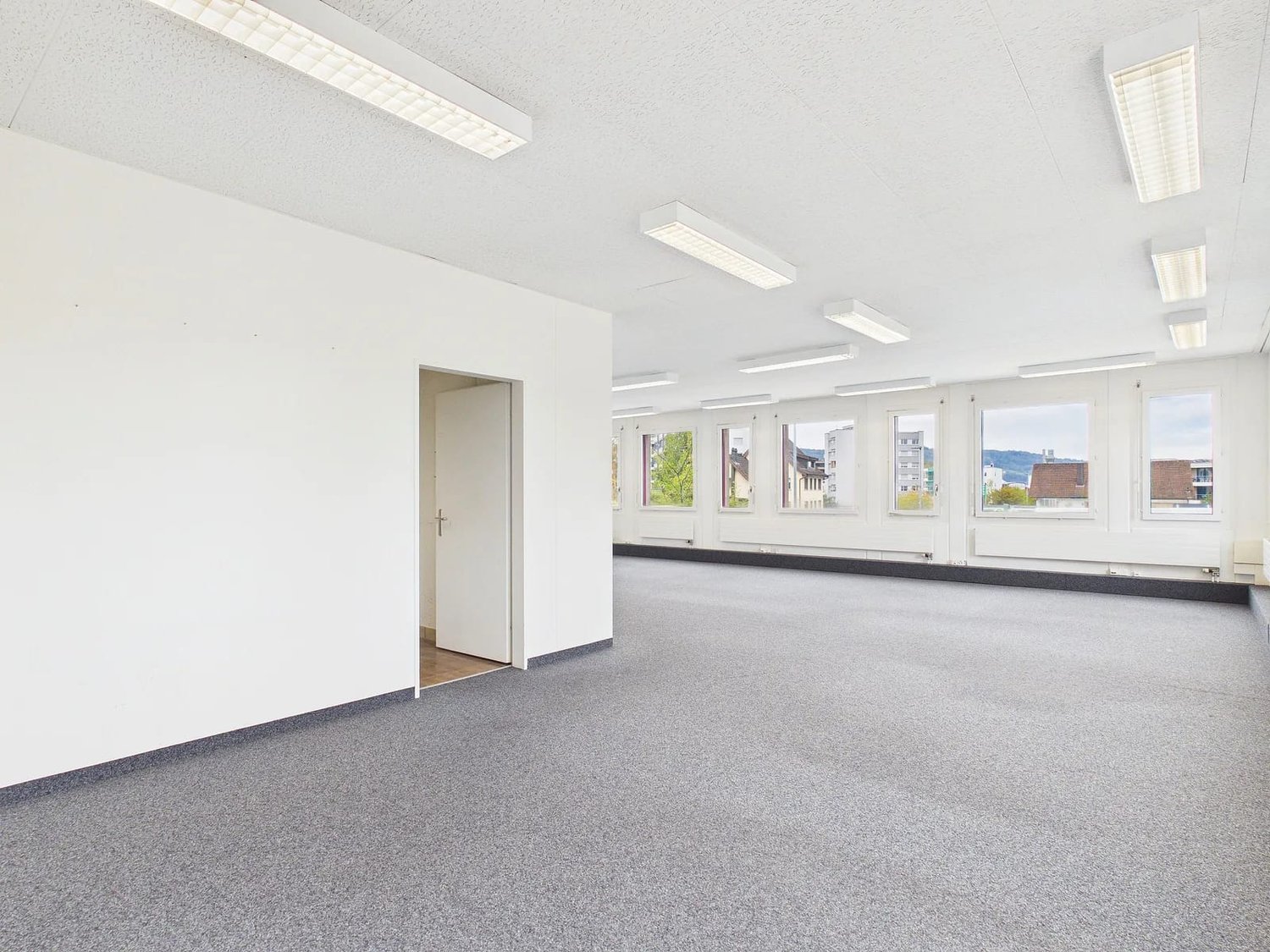 34m² commercial