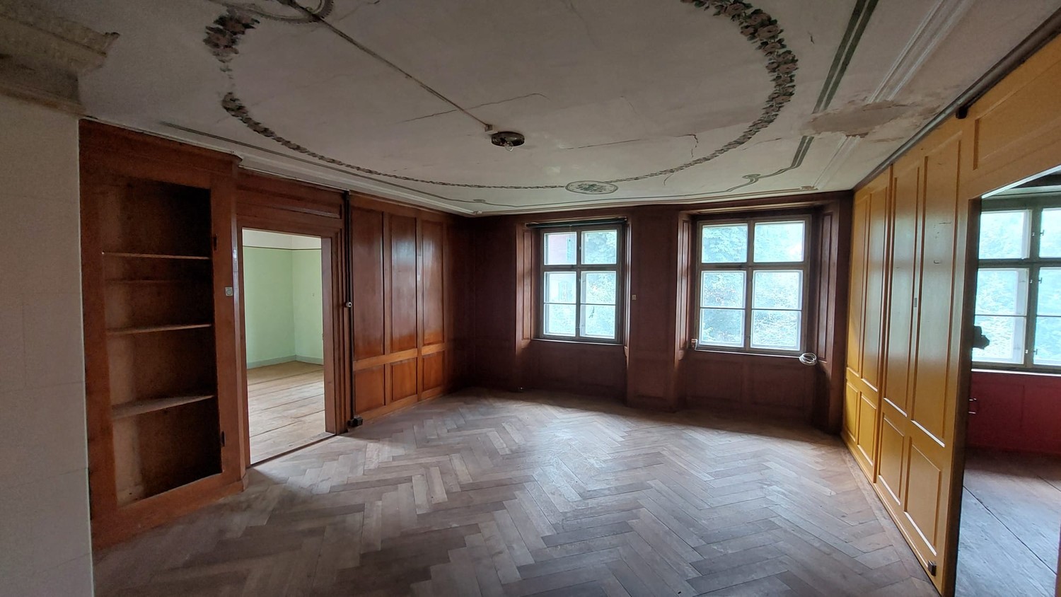 10 rooms single house