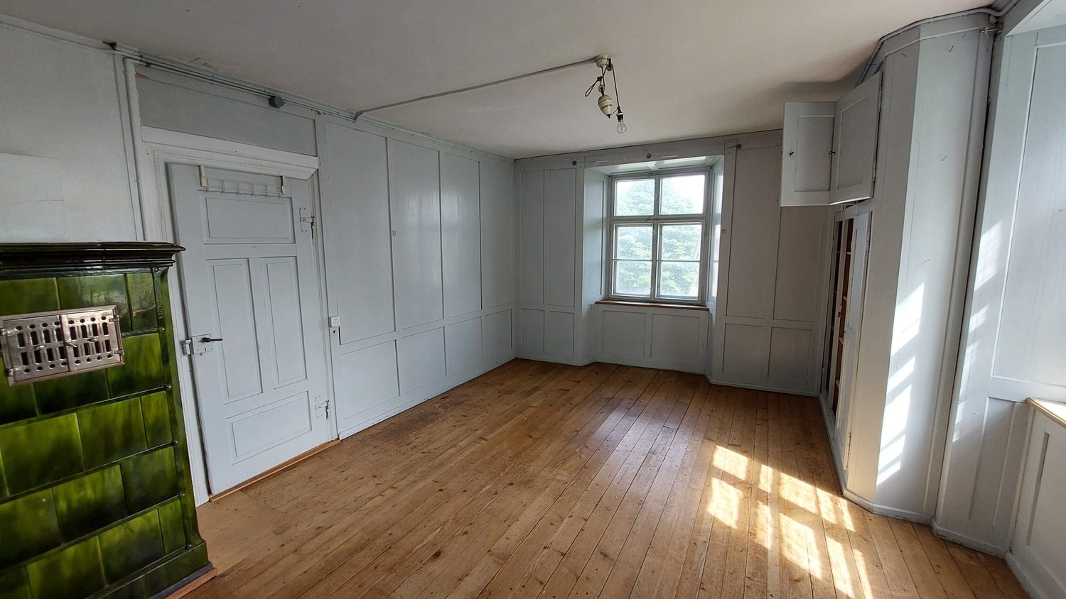 10 rooms single house