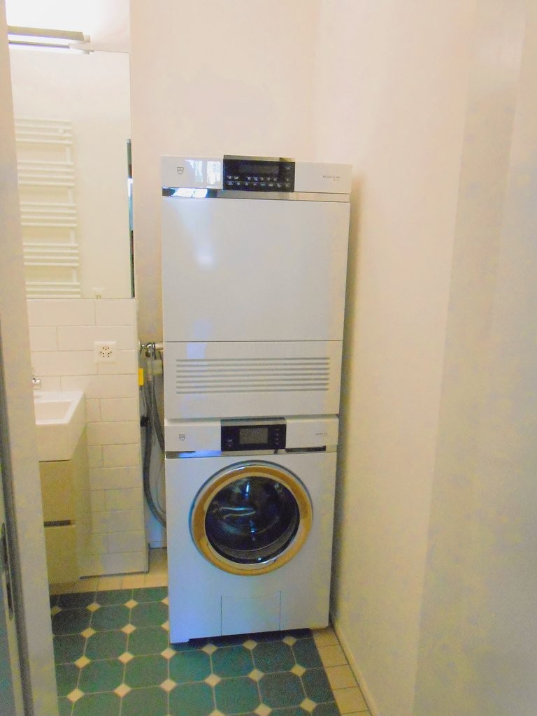 5 rooms apartment