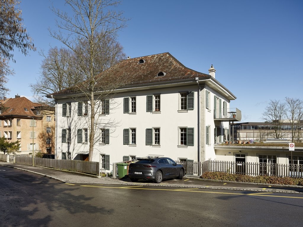 5 rooms apartment
