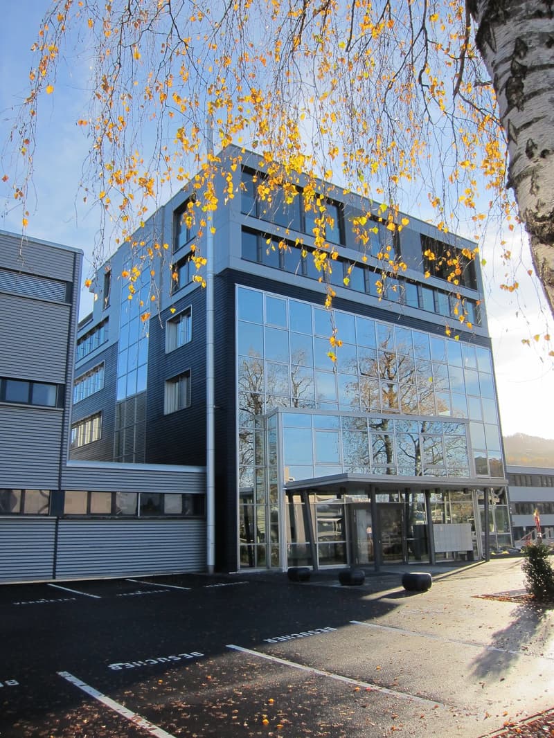 72m² office