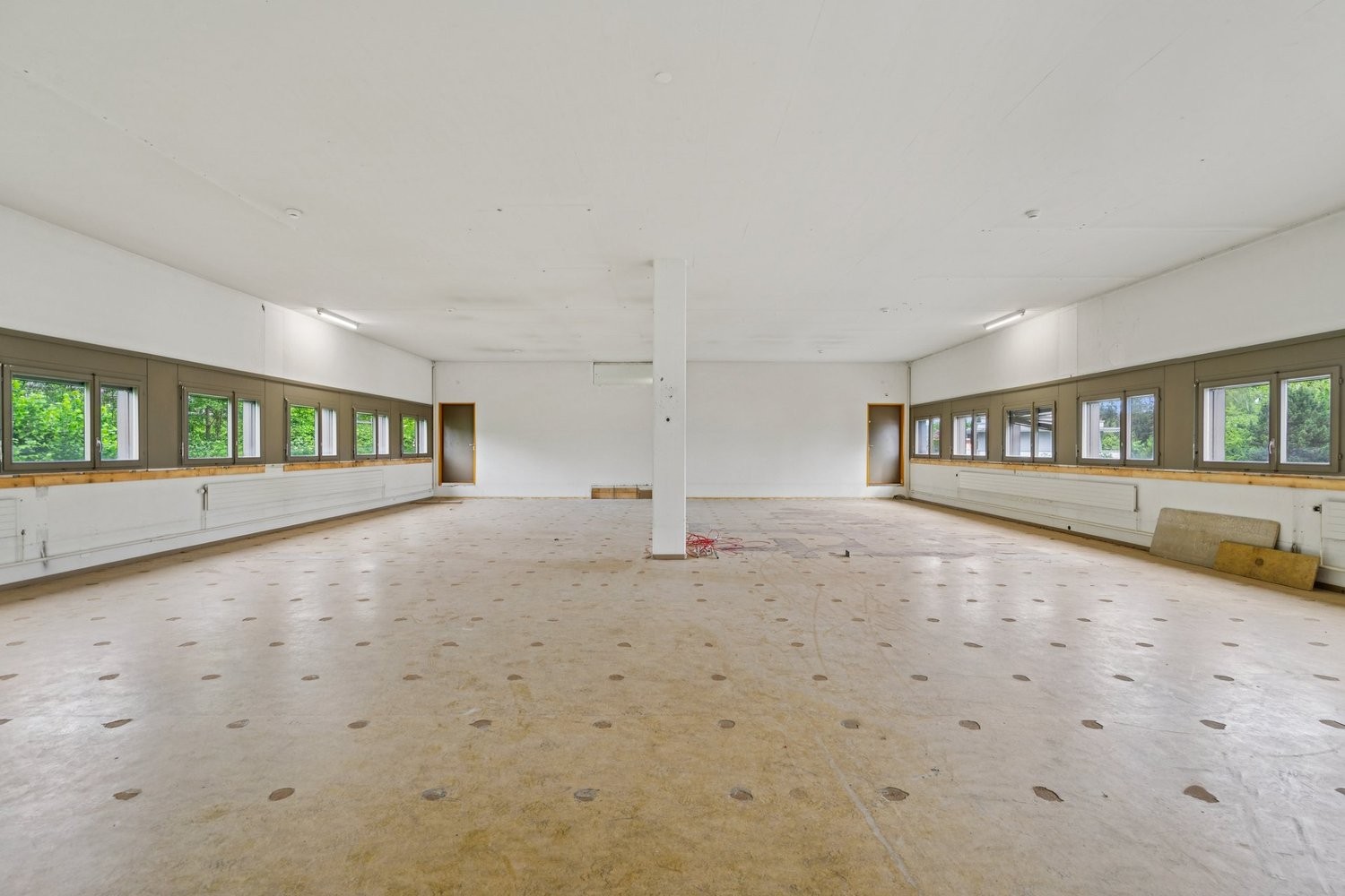 297m² deposito
