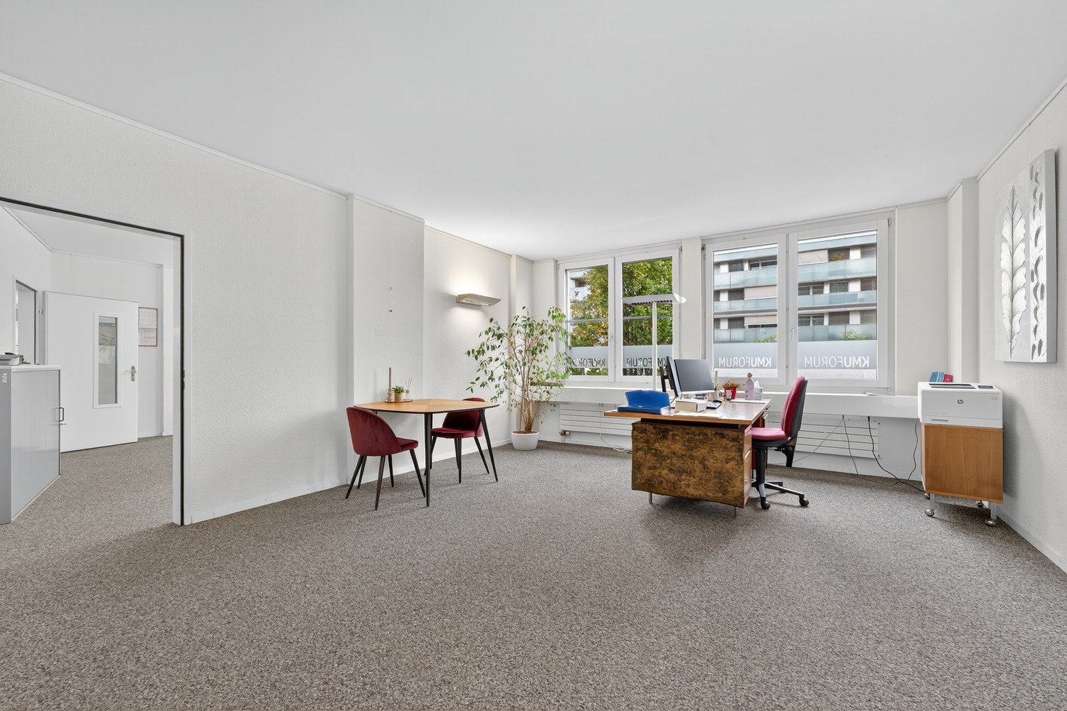 200m² office
