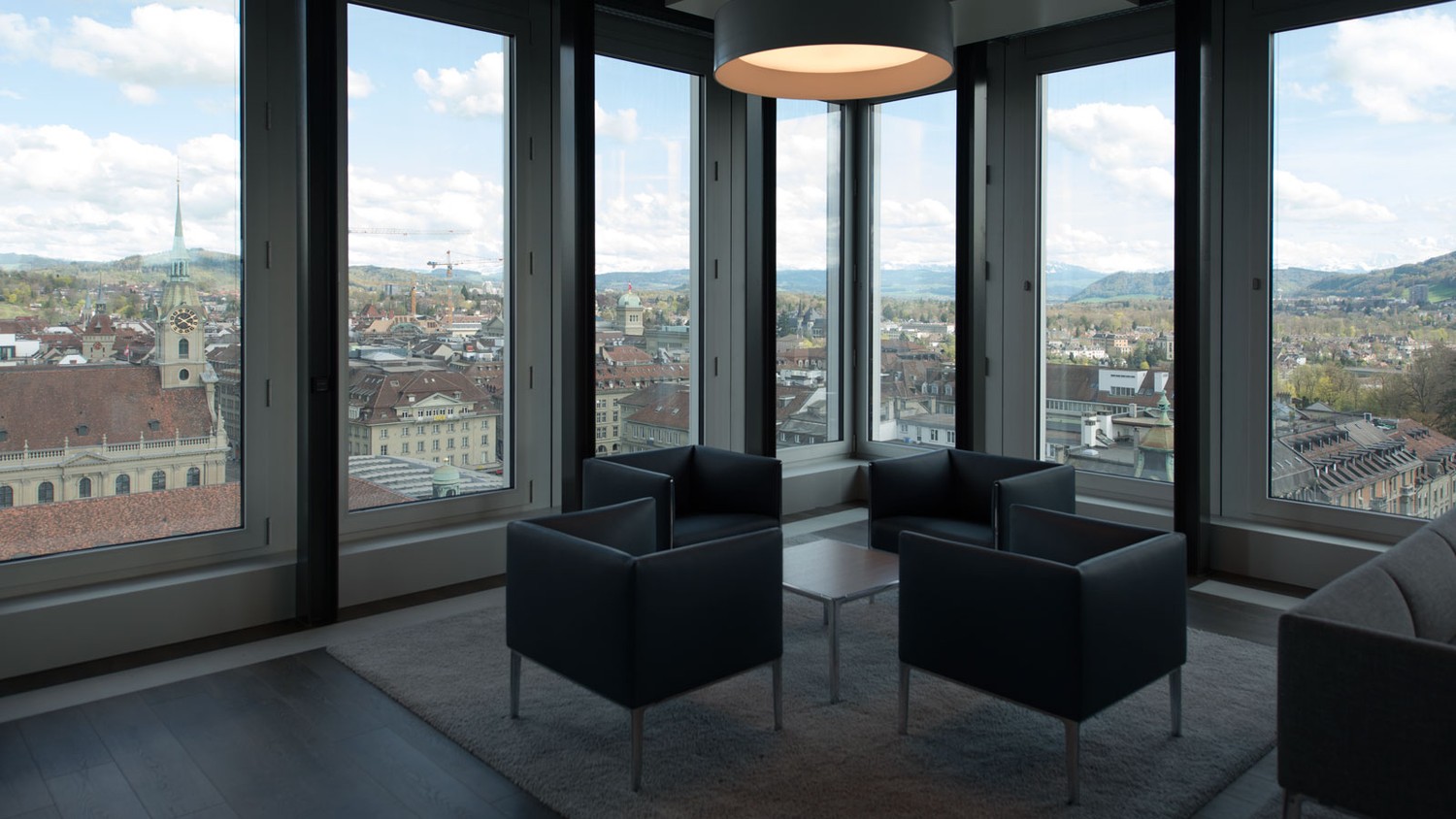 730m² office