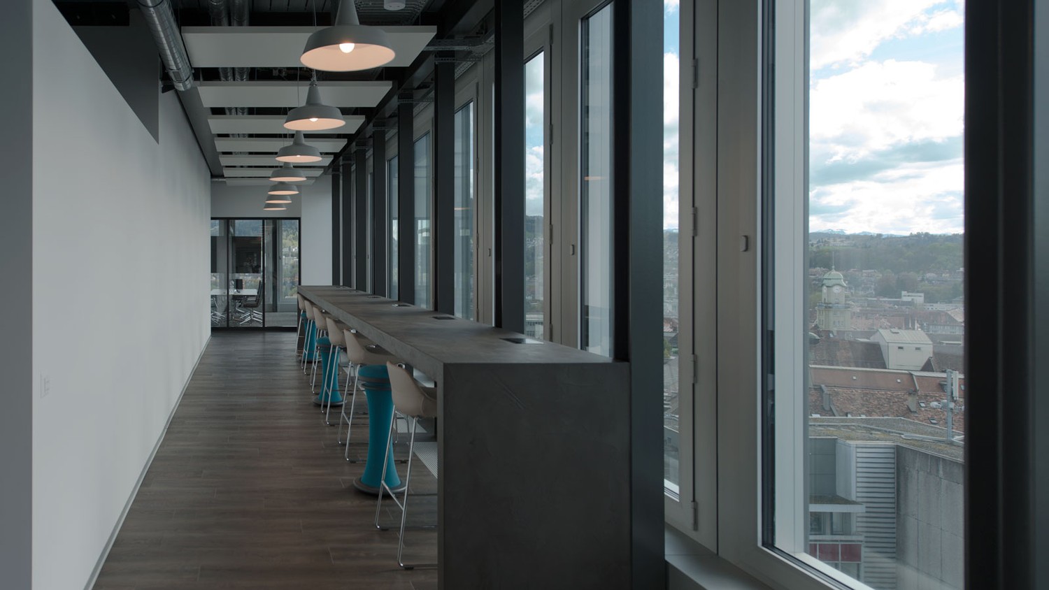 730m² office