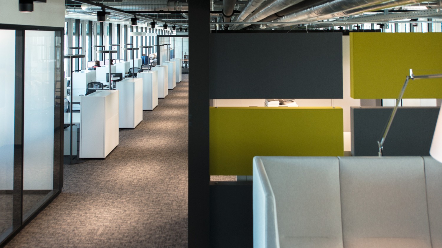 730m² office