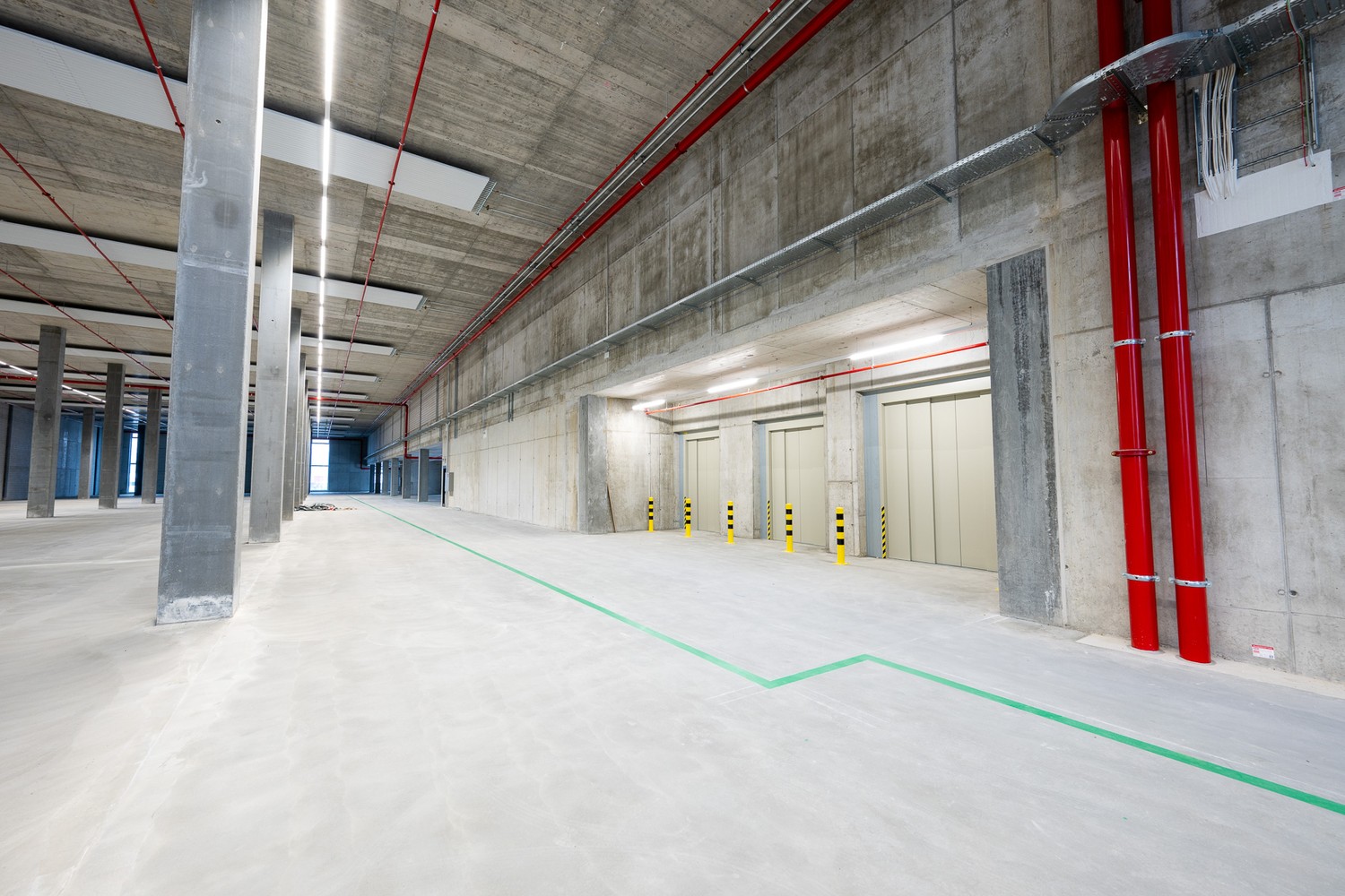 756m² de local de stockage
