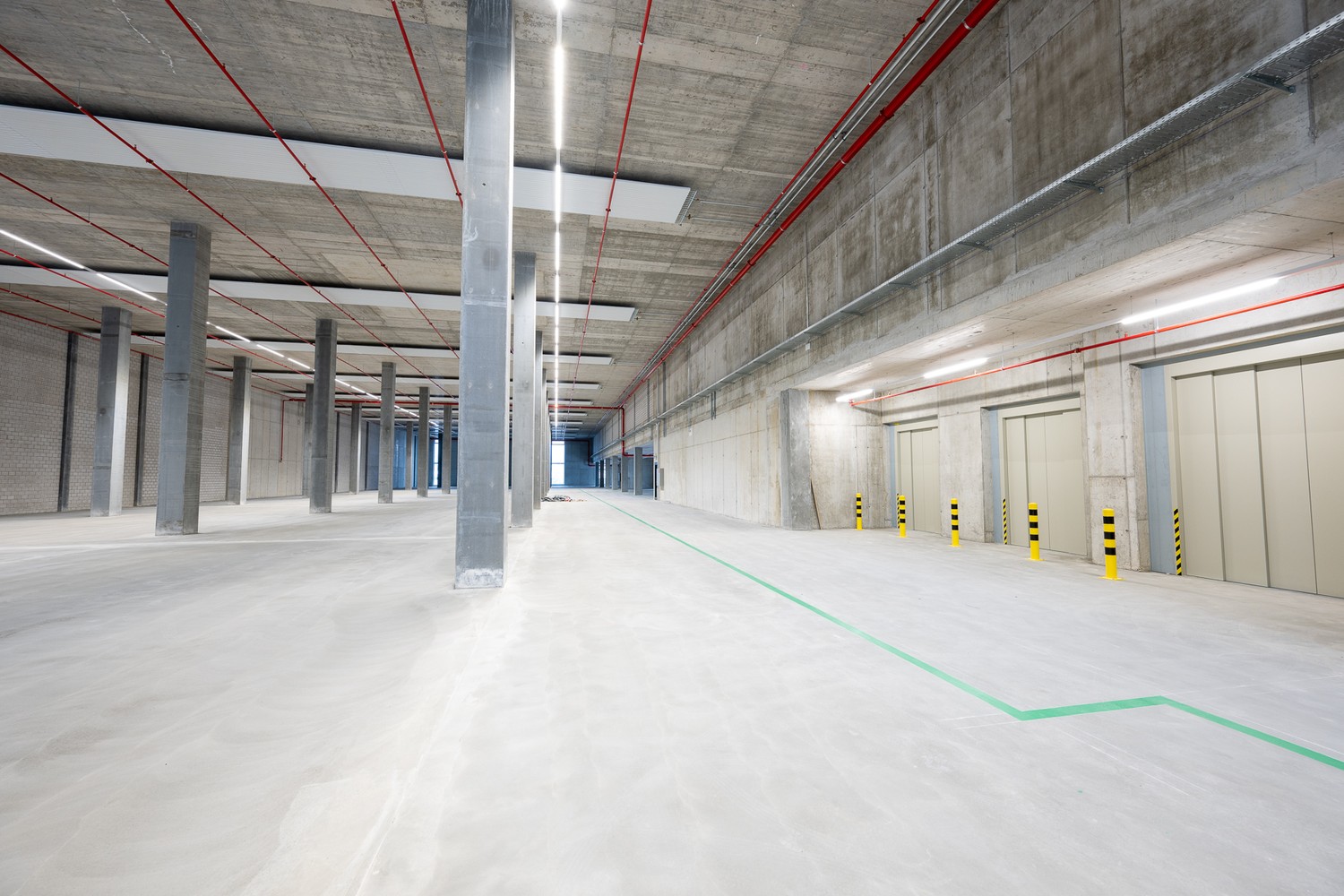 756m² de local de stockage