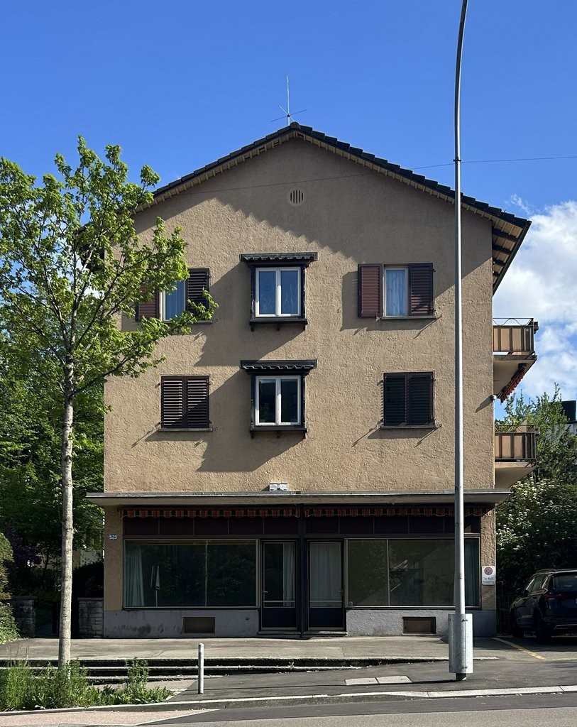 Commercial, Foto 1 von 6