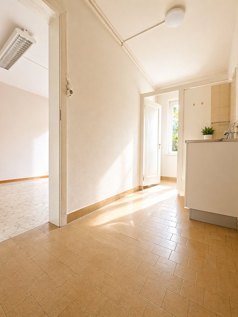 Commercial, Foto 3 von 6