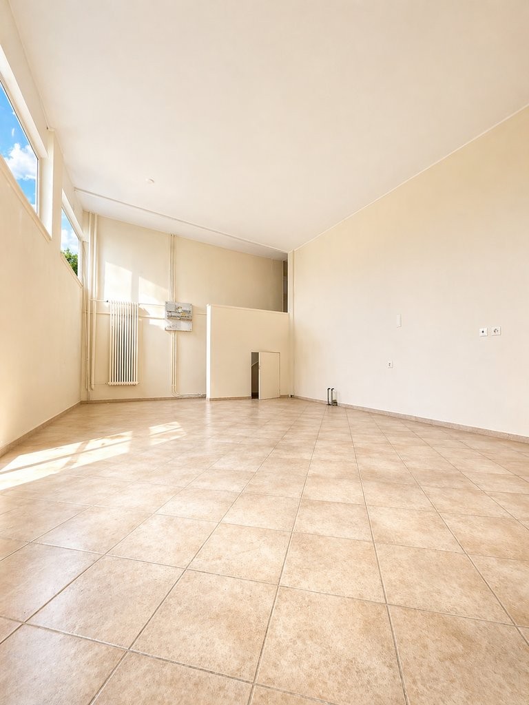 Commercial, Foto 2 von 6