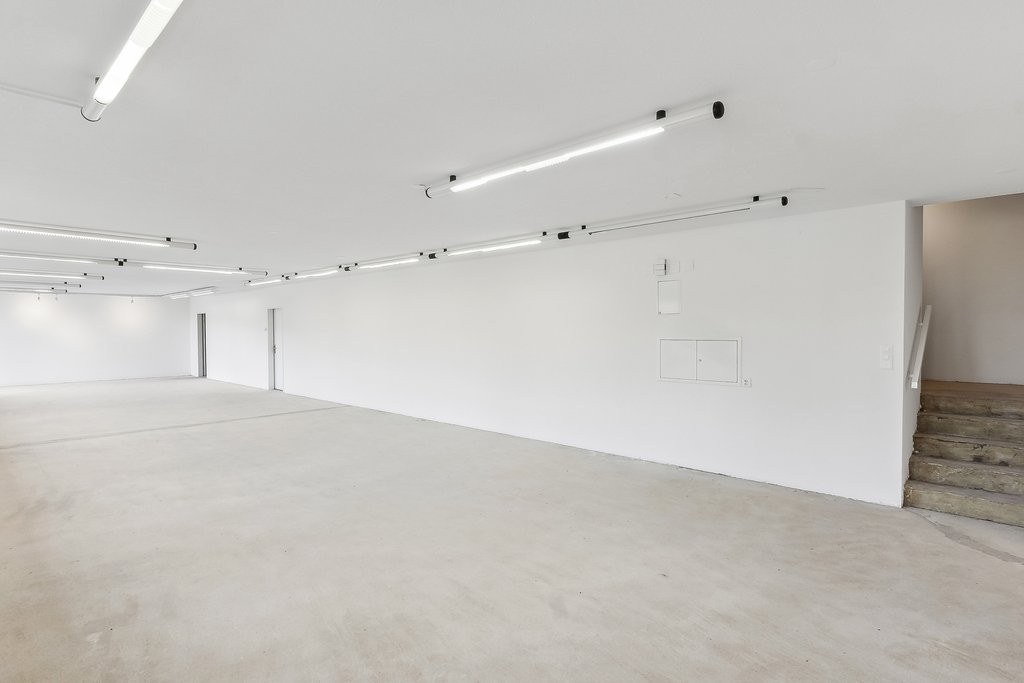 175m² office