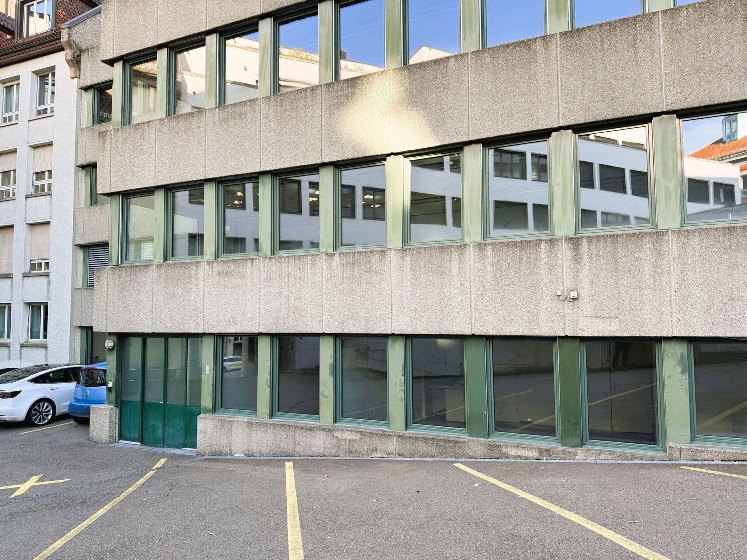 490m² commercial