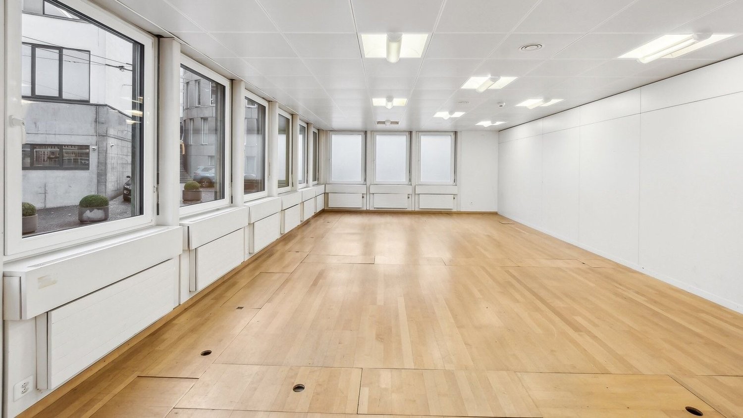 490m² commercial